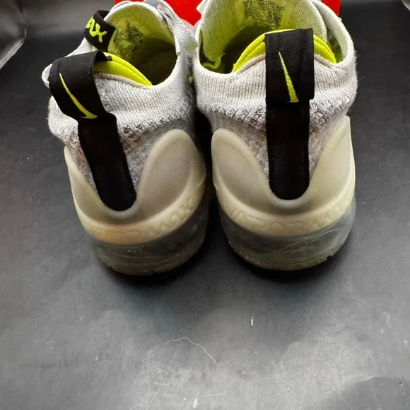 Nike Air VaporMax Gray White Volt Youth Shoes Sneakers Size 6.5 With Box - Picture 2 of 16